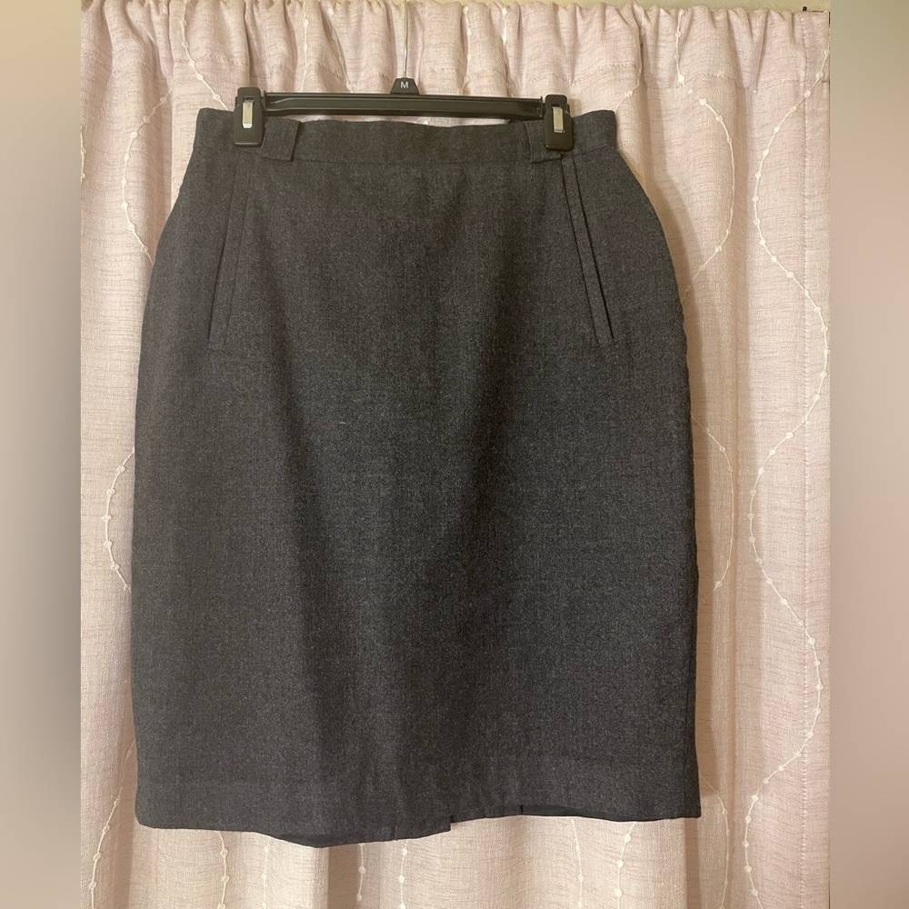 Beautiful gray skirts 12 petite, kind of size 6 regular